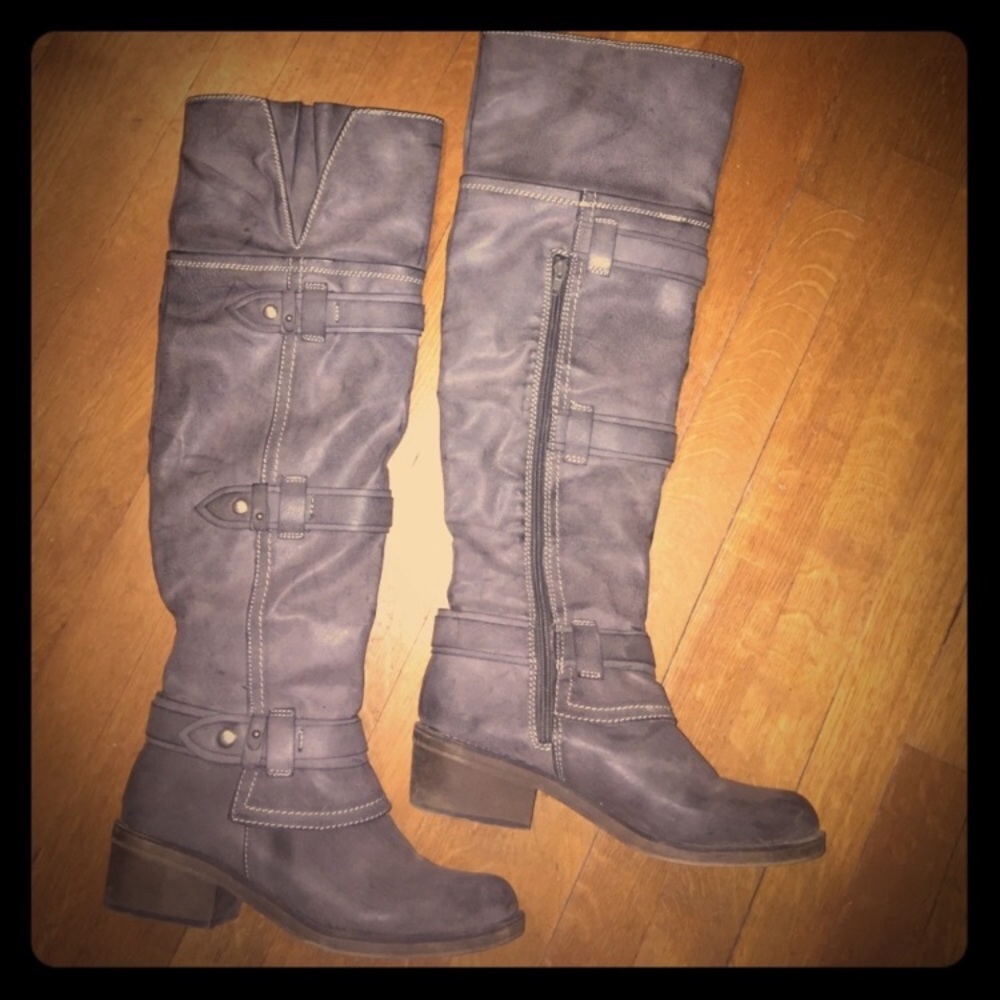 Over the knee.American brand.grey buckled boots!!!